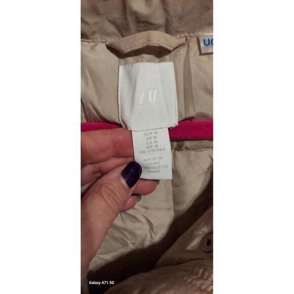 UCLA Bruins NCAA Puffer Vest H&M Size M Football Mens Beige Full Zipper College - Picture 6 of 9